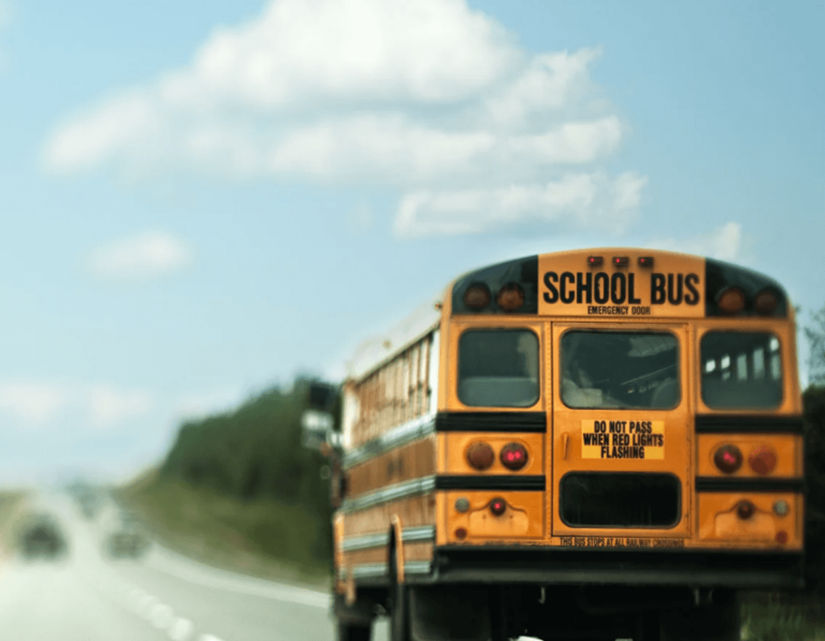 Organizing a Safe and Reliable School Travel in Ontario with Denny’s Bus Lines